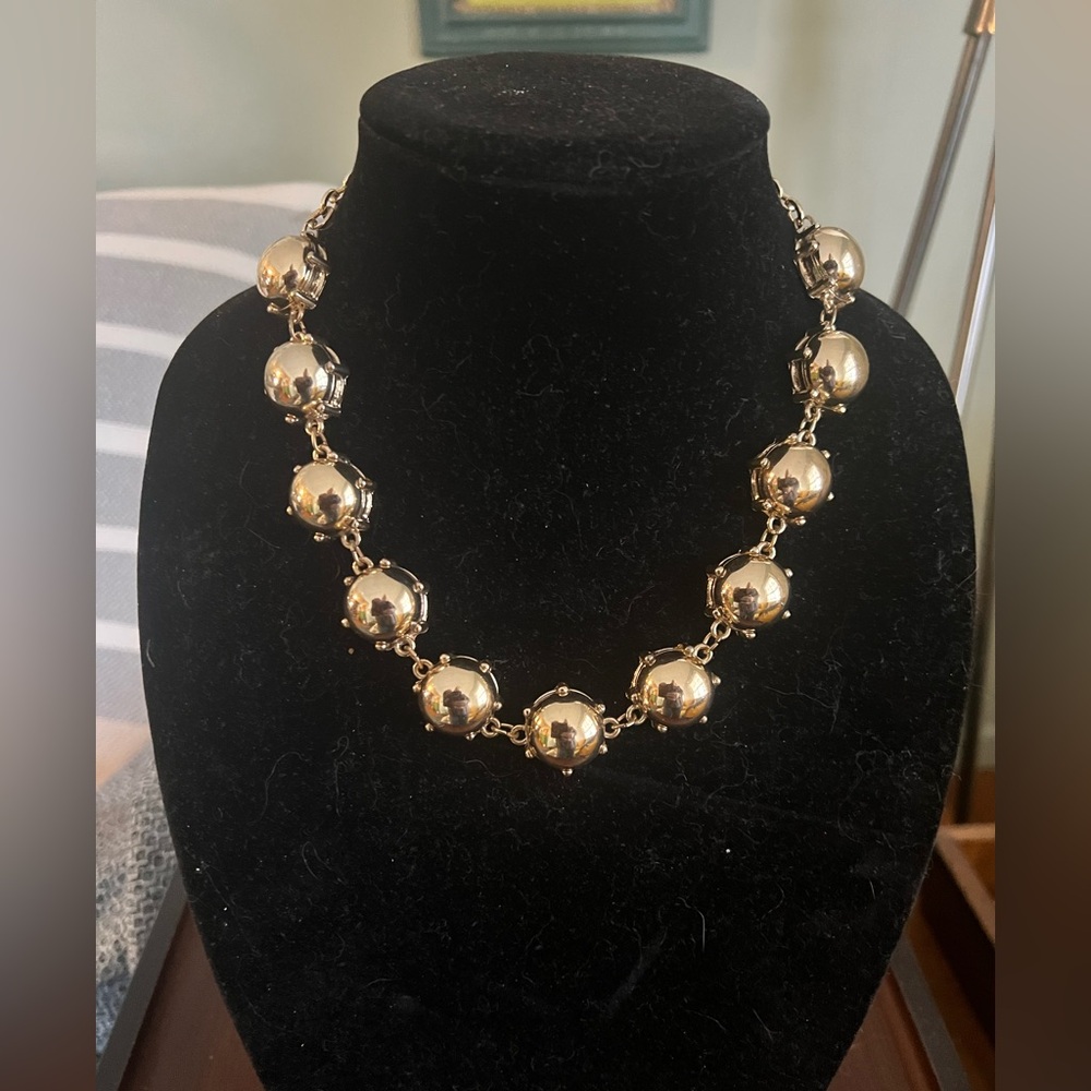 Erica Lyons gold tone chunky bubble
Beaded statement necklace. 20” total length